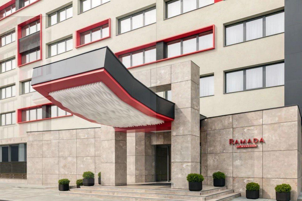 Hotel Ramada By Wyndham Râmnicu Vâlcea Exterior foto