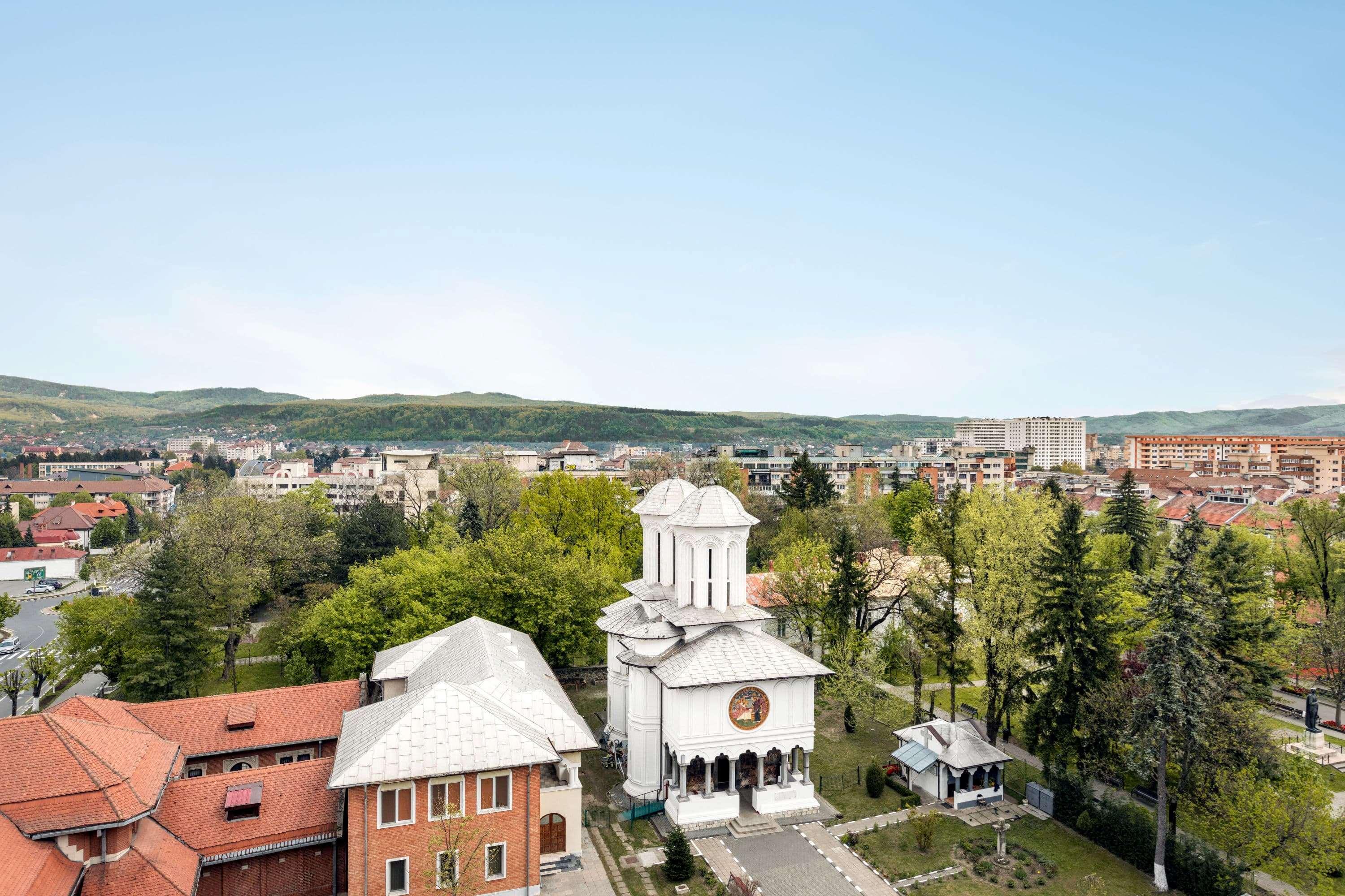 Hotel Ramada By Wyndham Râmnicu Vâlcea Exterior foto